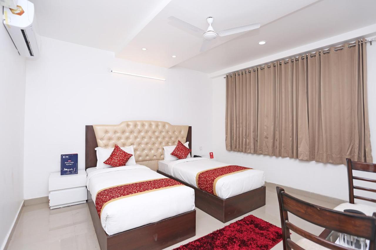 Capital O 10060 Hotel The Leaf Lucknow Exteriör bild